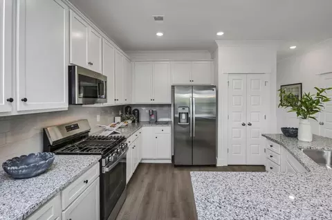 Kitchen - 104 Pointer Trl, Troutman, NC 28166 photo 3 of 15