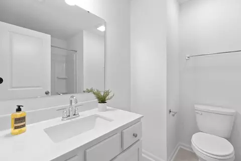 Bath - 6024 Unity St, Thomasville, NC 27360 photo 3 of 4