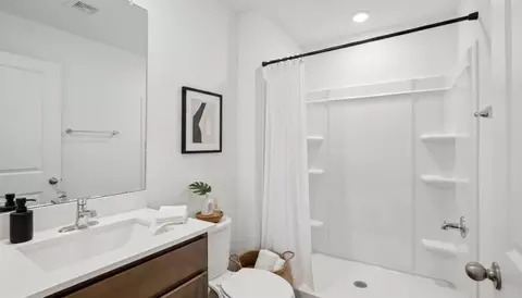 Bath - 4982 Eagle Rock Dr, Wimauma, FL 33598 photo 2 of 6