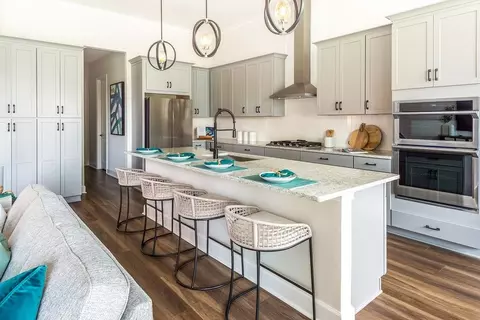 Kitchen - 913 Signet Dr, Apollo Beach, FL 33572 photo 3 of 3
