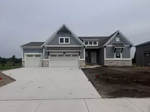 4733 Harkemas Creek Dr, Holland, MI 49424