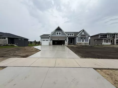 4733 Harkemas Creek Dr, Holland, MI 49424