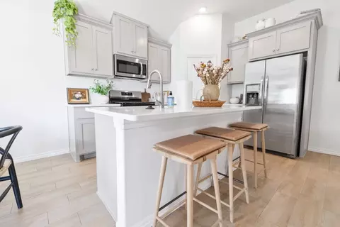 Kitchen - 2800 Heather Hvn, Moore, OK 73160 photo 3 of 15