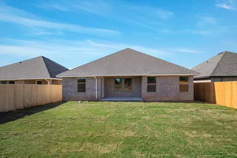 Exterior - 2800 Heather Hvn, Moore, OK 73160 photo 11 of 18
