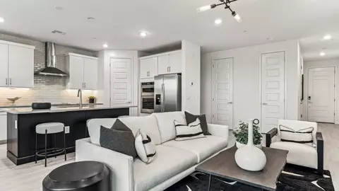 Other - 9736 S 11th St, Phoenix, AZ 85042 photo 2 of 11