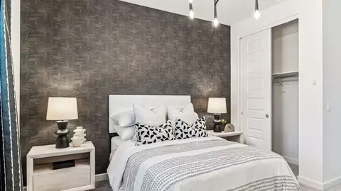 Bedroom - 9736 S 11th St, Phoenix, AZ 85042 photo 7 of 13