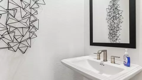 Bath - 9736 S 11th St, Phoenix, AZ 85042 photo 1 of 6