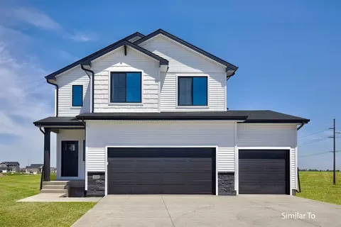 8206 Buckley Ct, Johnston, IA 50131