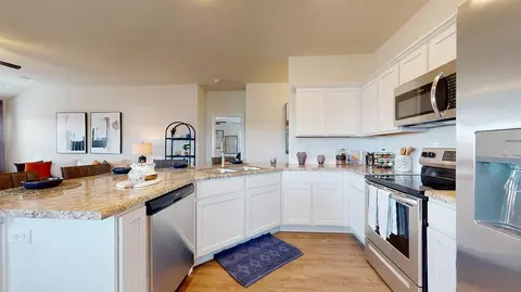 Kitchen - 11430 S 240th E Ave, Broken Arrow, OK 74014 photo 2 of 4