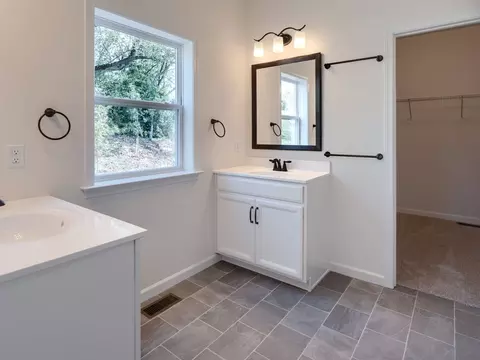 Bath - 151 Thompson Rd, Kennett Square, PA 19348 photo 11 of 15