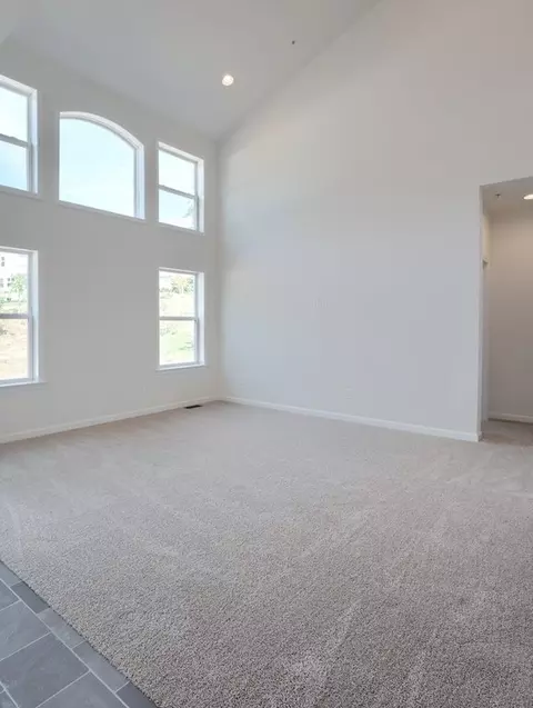 Living - 151 Thompson Rd, Kennett Square, PA 19348 photo 8 of 43