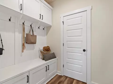 Entry Way - 151 Thompson Rd, Kennett Square, PA 19348 photo 12 of 13