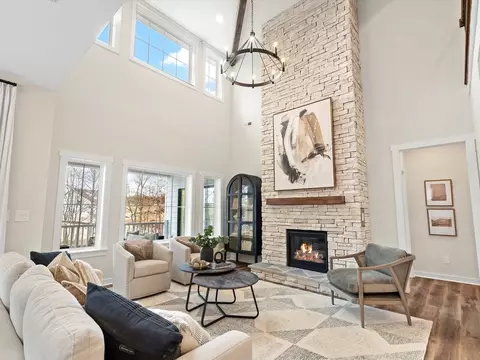 Living - 151 Thompson Rd, Kennett Square, PA 19348 photo 3 of 43