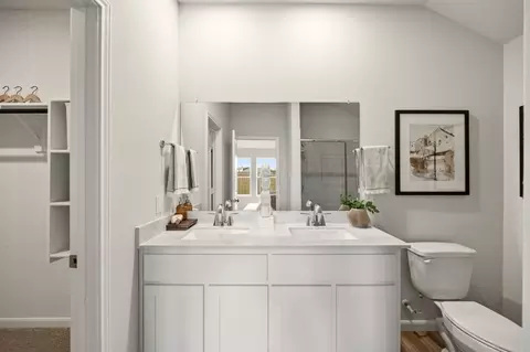 Bath - 117 Irelyn Dr, Cleburne, TX 76031 photo 4 of 5