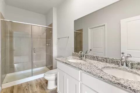 Bath - 117 Irelyn Dr, Cleburne, TX 76031 photo 2 of 5