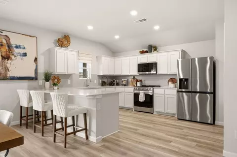 Kitchen - 117 Irelyn Dr, Cleburne, TX 76031 photo 3 of 6