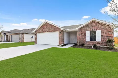 Exterior - 117 Irelyn Dr, Cleburne, TX 76031 photo 5 of 9