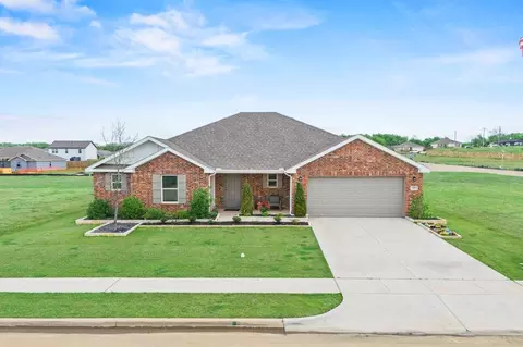 Exterior - 117 Irelyn Dr, Cleburne, TX 76031 photo 8 of 9
