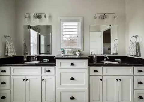 Bath - 940 S High Point Rd, Madison, WI 53719 photo 2 of 4