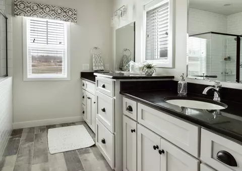 Bath - 940 S High Point Rd, Madison, WI 53719 photo 4 of 4