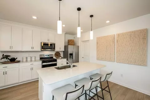 Kitchen - 9612 Crescent Moon Dr, Riverview, FL 33578 photo 2 of 3