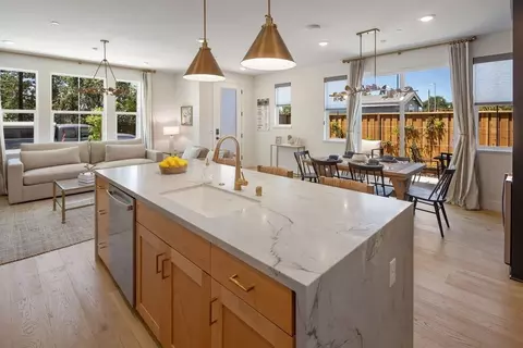 Kitchen - 156 Amanda Way, Windsor, CA 95492 photo 7 of 10