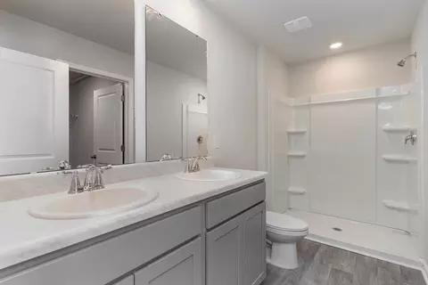 Bath - 433 Glacier Way, Conway, SC 29526 photo 2 of 2