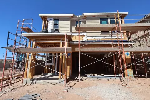 Exterior - 108 E Windsor Dr, Gilbert, AZ 85296 photo 2 of 11