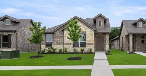 2858 Buttermilk Dr, Midlothian, TX 76065