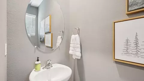 Bath - 32405 Welling Blade Lp, Wesley Chapel, FL 33545 photo 1 of 4