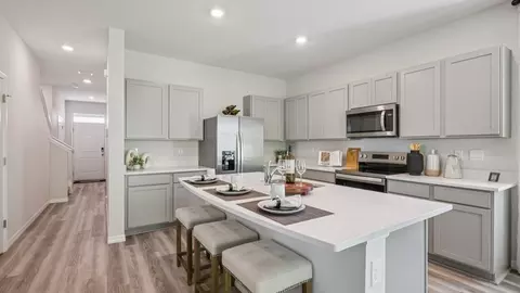 Kitchen - 32405 Welling Blade Lp, Wesley Chapel, FL 33545 photo 2 of 3