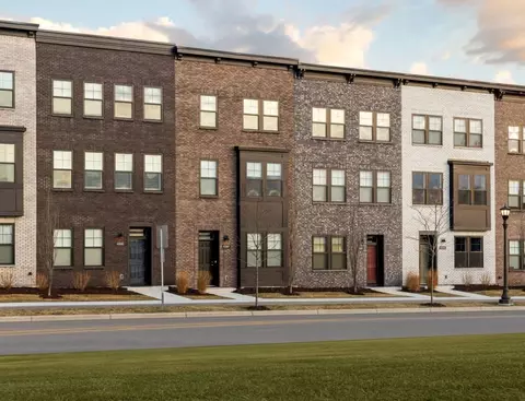 845 Sweetwater Dr, Saint Paul, MN 55116