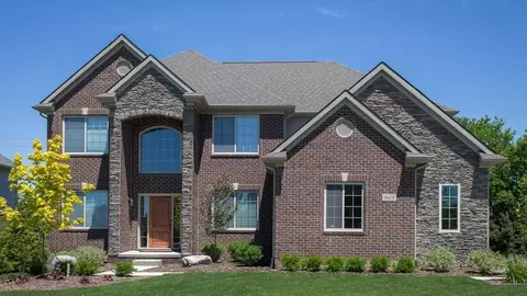 Exterior - 930 E Drahner Rd, Oxford, MI 48371 photo 8 of 10