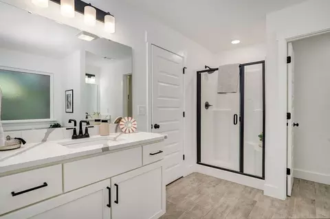 Bath - 101 W Seminole St, Strafford, MO 65757 photo 1 of 5