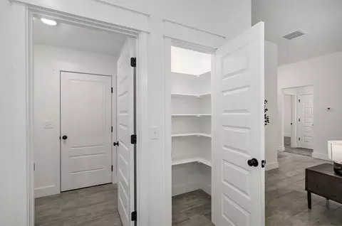 Entry Way - 101 W Seminole St, Strafford, MO 65757 photo 1 of 3