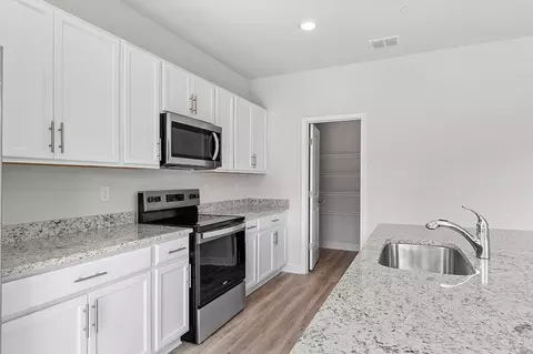 Kitchen - 222 E Millbrook Dr, Spring Hill, TN 37174 photo 4 of 9