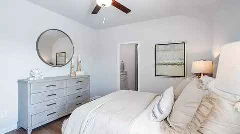 Bedroom - 1001 Rider Dr, Trinity, AL 35673 photo 2 of 5
