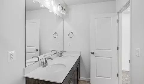 Bath - 527 Aster Ln, Orange, VA 22960 photo 5 of 6