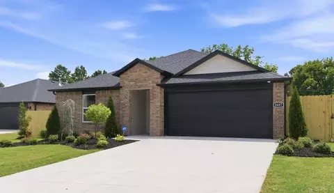 1826 Thelma St, Springdale, AR 72762