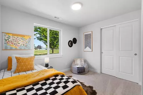 Bedroom - 109 Blantons Lp, Grandview, WA 98930 photo 3 of 4