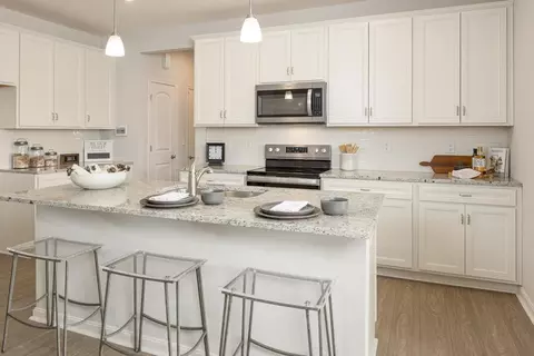Kitchen - 2204 Ridgeline Dr, Hebron, KY 41048 photo 6 of 7