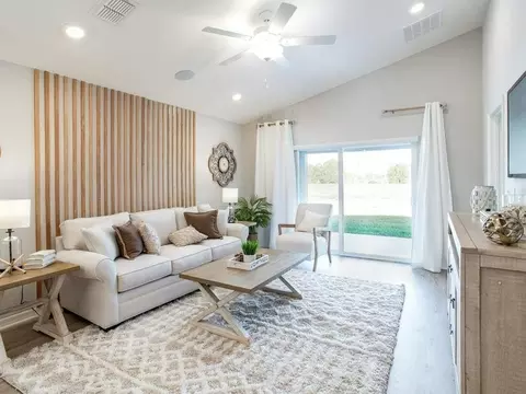Living - 754 SW 77th Cir, Ocala, FL 34474 photo 2 of 3