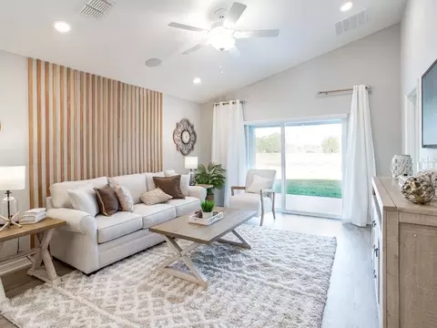 Living - 754 SW 77th Cir, Ocala, FL 34474 photo 2 of 4