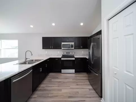 Kitchen - 754 SW 77th Cir, Ocala, FL 34474 photo 3 of 6
