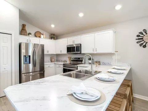 Kitchen - 754 SW 77th Cir, Ocala, FL 34474 photo 1 of 6