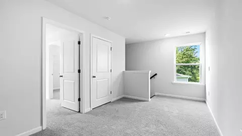 Entry Way - 2296 Springview Ct, Boiling Springs, SC 29316 photo 2 of 6