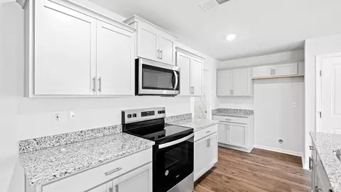 Kitchen - 2296 Springview Ct, Boiling Springs, SC 29316 photo 4 of 9