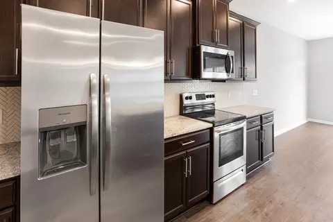 Kitchen - Cross Creek Drive, Pooler, GA 31322 photo 7 of 12