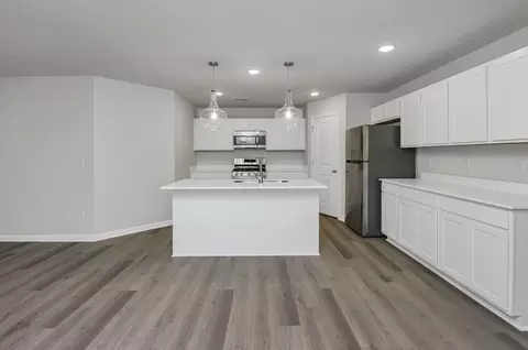 Kitchen - Us Highway 521, Sumter, SC 29153 photo 1 of 7