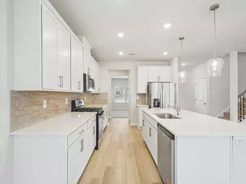 Kitchen - 5150 Crescendo Cir, Fairburn, GA 30213 photo 3 of 5